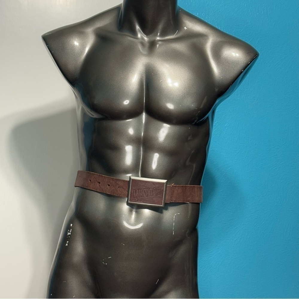 Levi’s Men's Brown Leather Belt with Buckle